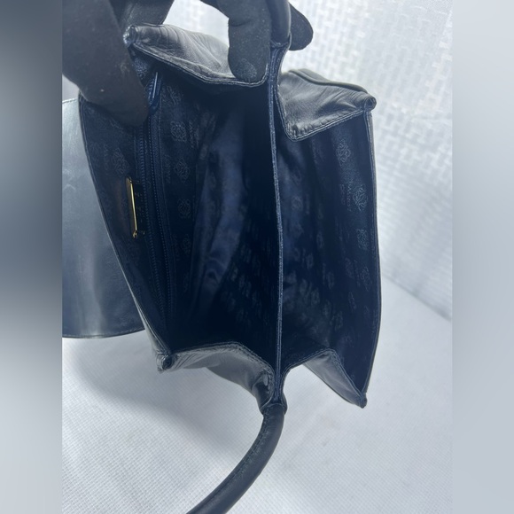 Vintage Loewe Black Leather Shoulder Bag with Embossed Anagram & Gold Ring - Picture 10 of 12